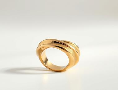 Discover the Luxurious Ultrahuman Ring Crafted from 18K Gold